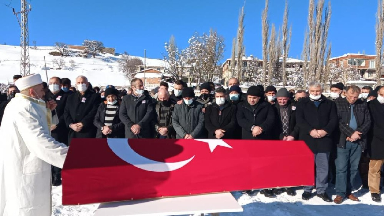 Yaşam savaşı 21 gün sürdü, askeri törenle son yolculuğuna uğurlandı