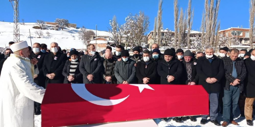 Yaşam savaşı 21 gün sürdü, askeri törenle son yolculuğuna uğurlandı