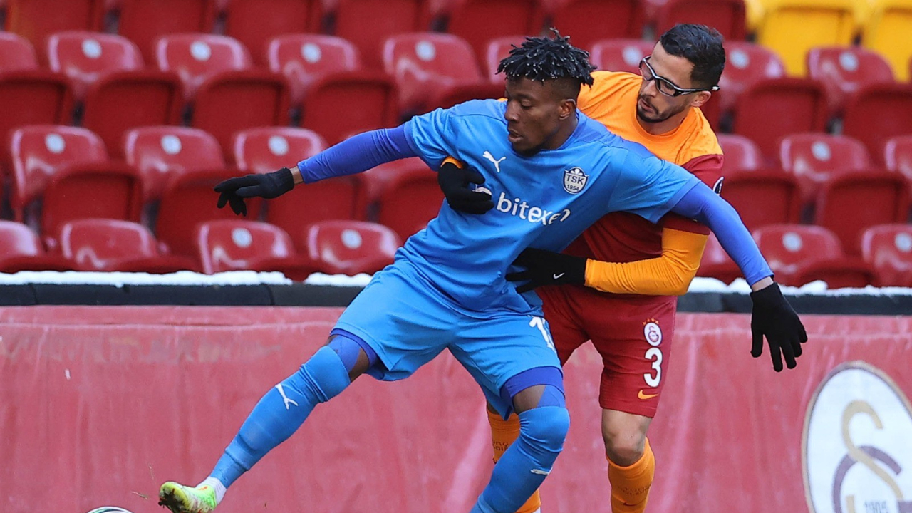 Galatasaray, hazırlık maçında Tuzlaspor'a 6-2 mağlup oldu