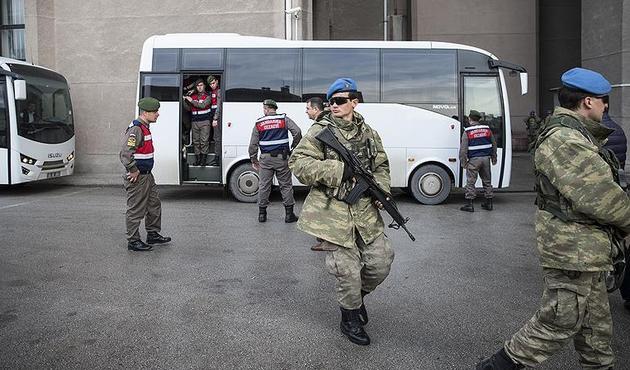Edirne'de MİT-Emniyet ortak operasyonu! Yurtdışına kaçmaya çalışan SAT komandoları yakalandı