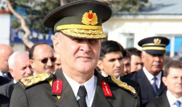 "FETÖ'cü değilim" dedi ama Gülen'e terörist diyemedi!