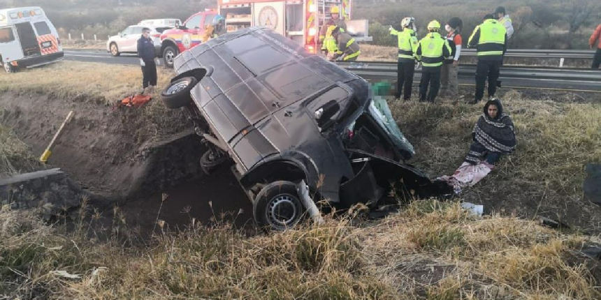 Katliam gibi kaza! Minibüs devrildi: 12 ölü, 11 yaralı