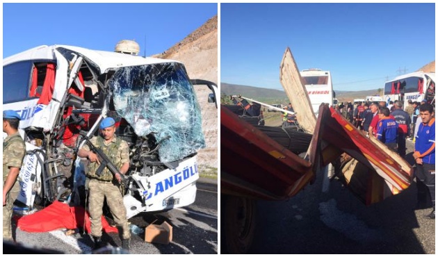 Yolcu otobüsü TIR'a çarptı! Kazada ölü sayısı artıyor...