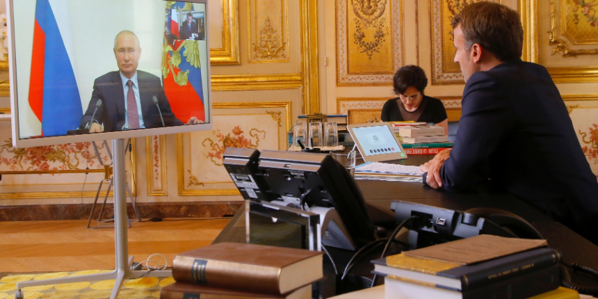 Fransa lideri Macron, Putin ile güvenlik garantilerini ele aldı!