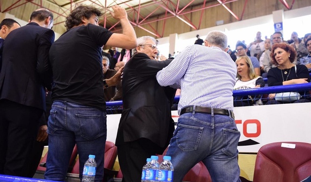 Sporcu tokatlayan Ergin Ataman'dan, yönetici tokatlayan Aziz Yıldırım'a destek!