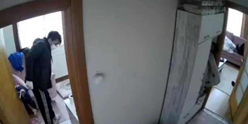 Eve giren maskeli hırsızlar kameraya takıldı