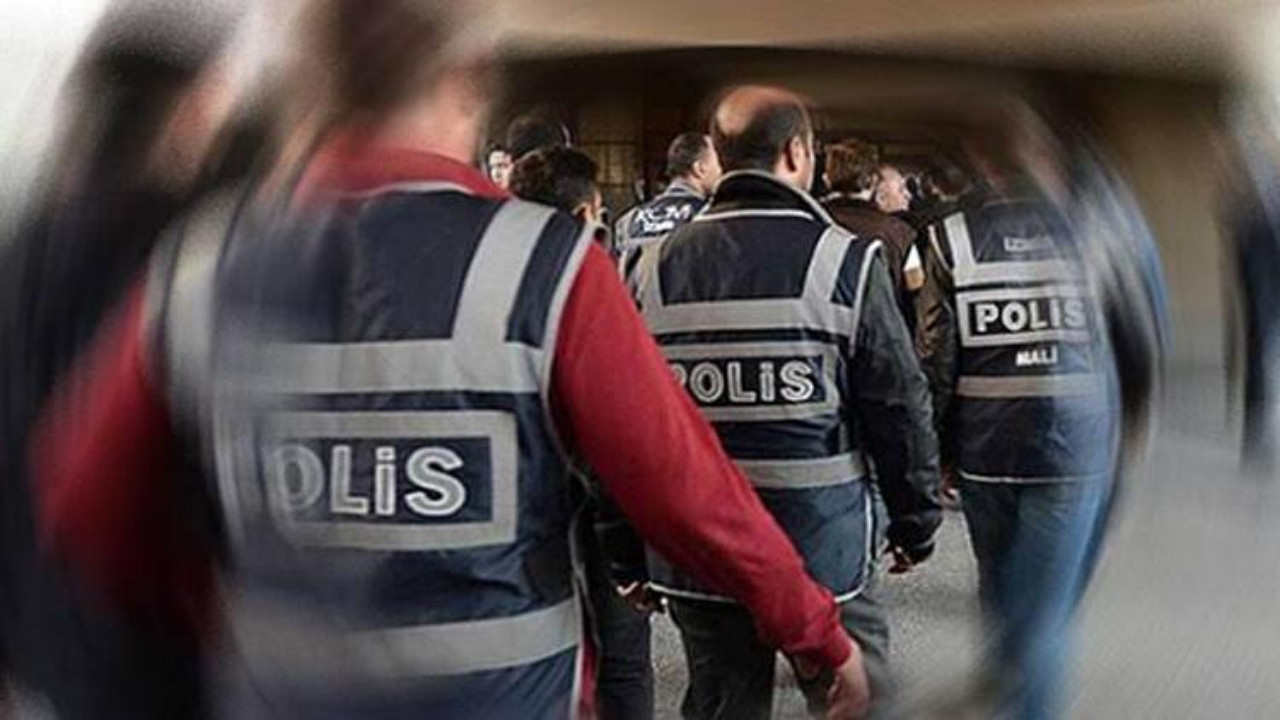 İstihbarat biriminden çıkartılan polisler fuhuş operasyonunda yakalandı!