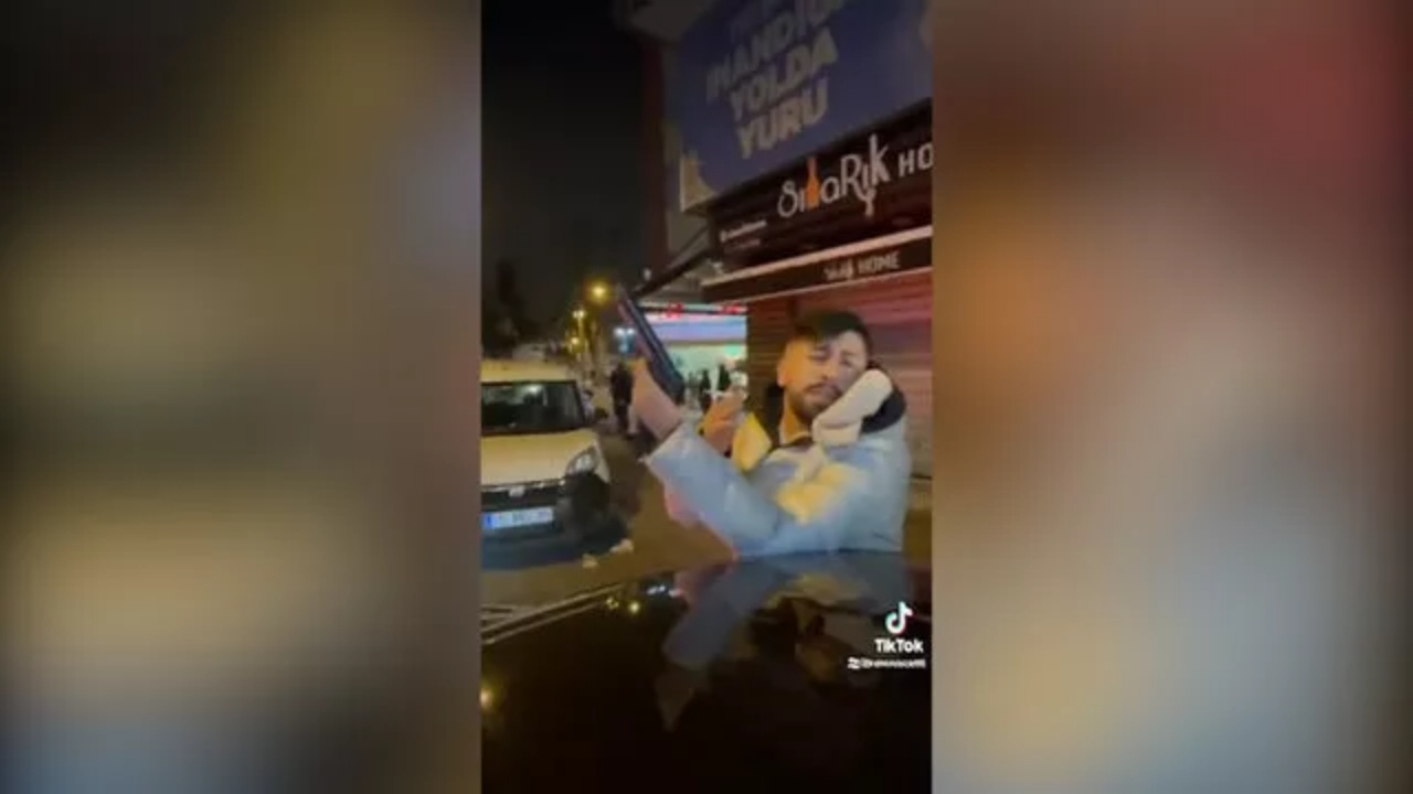 Sosyal Medyada Gündem Oldu! Silahı Ateşleyen Magandaya Bekçi Son Anda Müdahele Etti