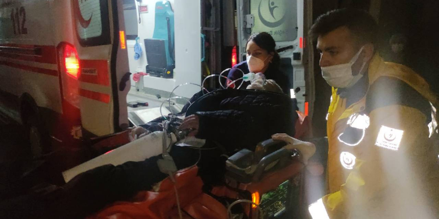 Tartıştığı babasını defalarca bıçakladı