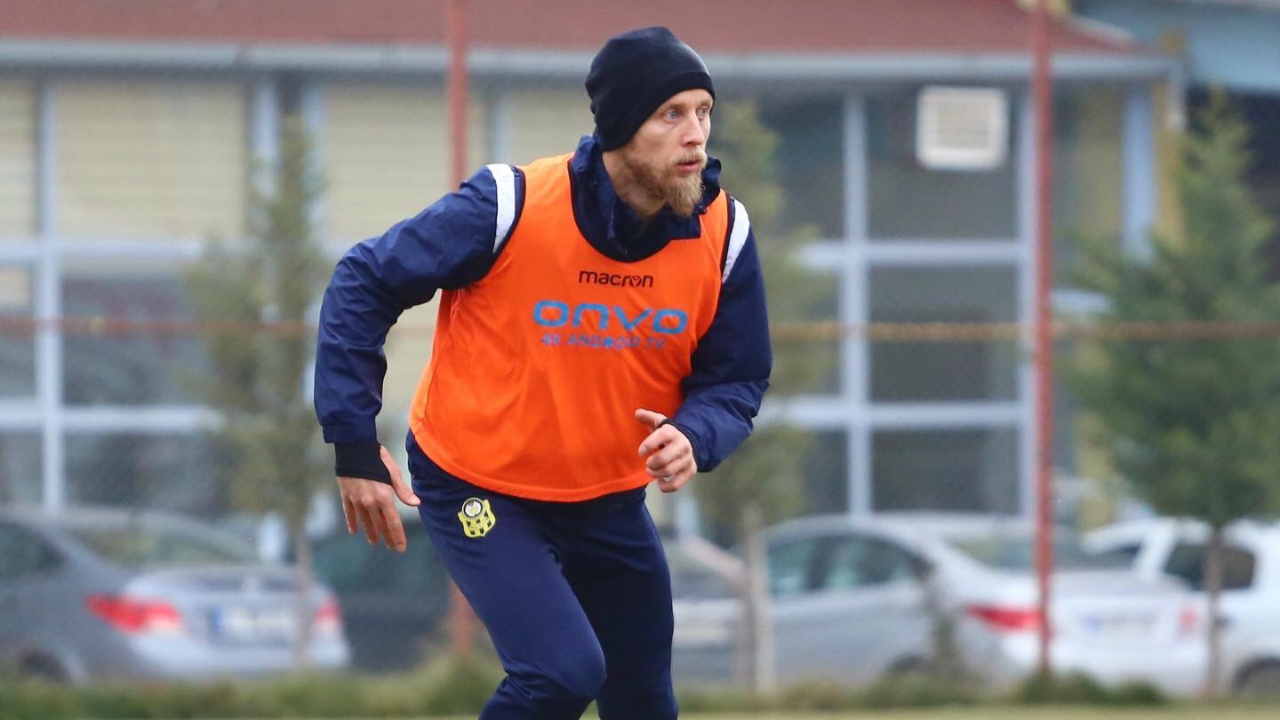 Galatasaray'da Semih Kaya sürprizi... Tecrübeli stoper yıllar sonra geri döndü