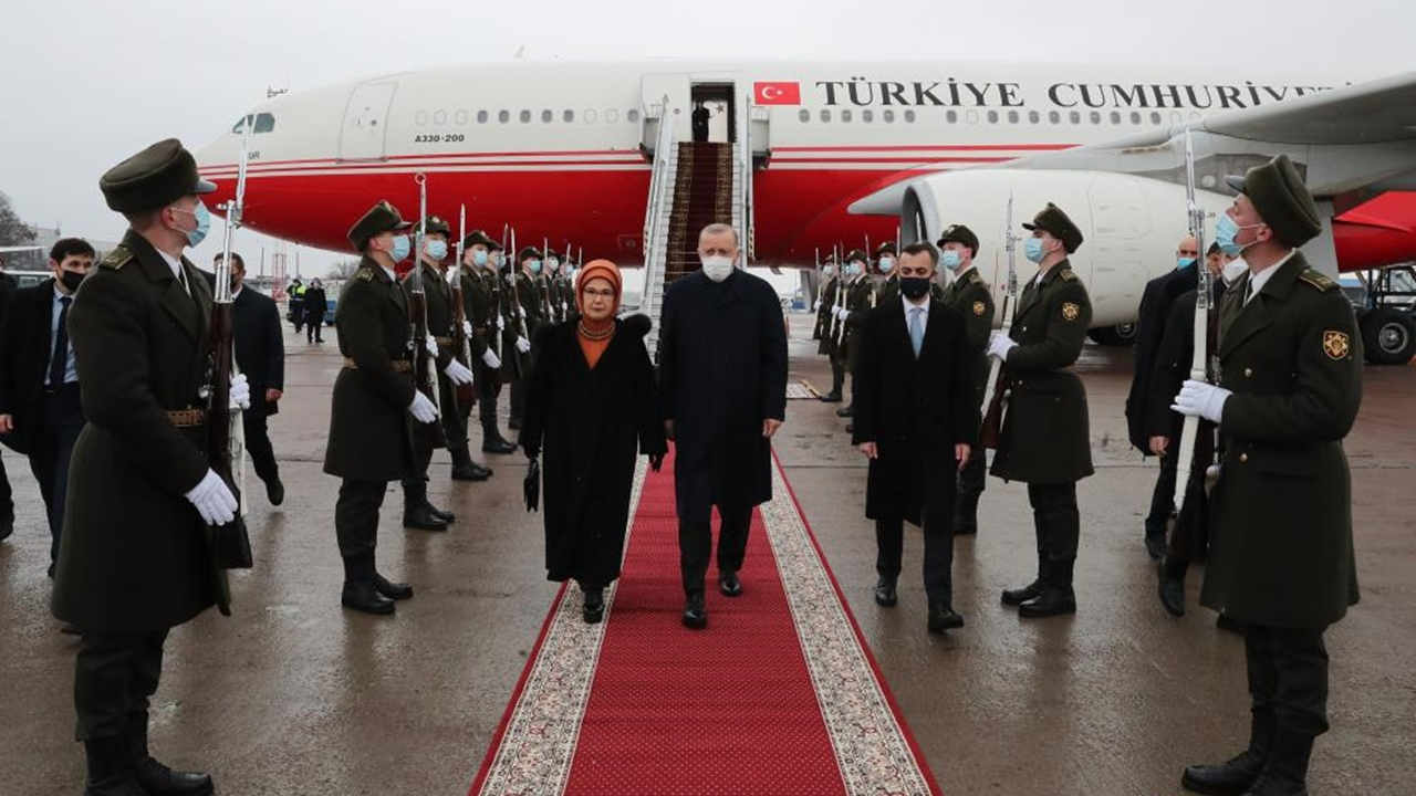 Cumhurbaşkanı Erdoğan Ukrayna'da!  Kritik toplantıya katılacak...