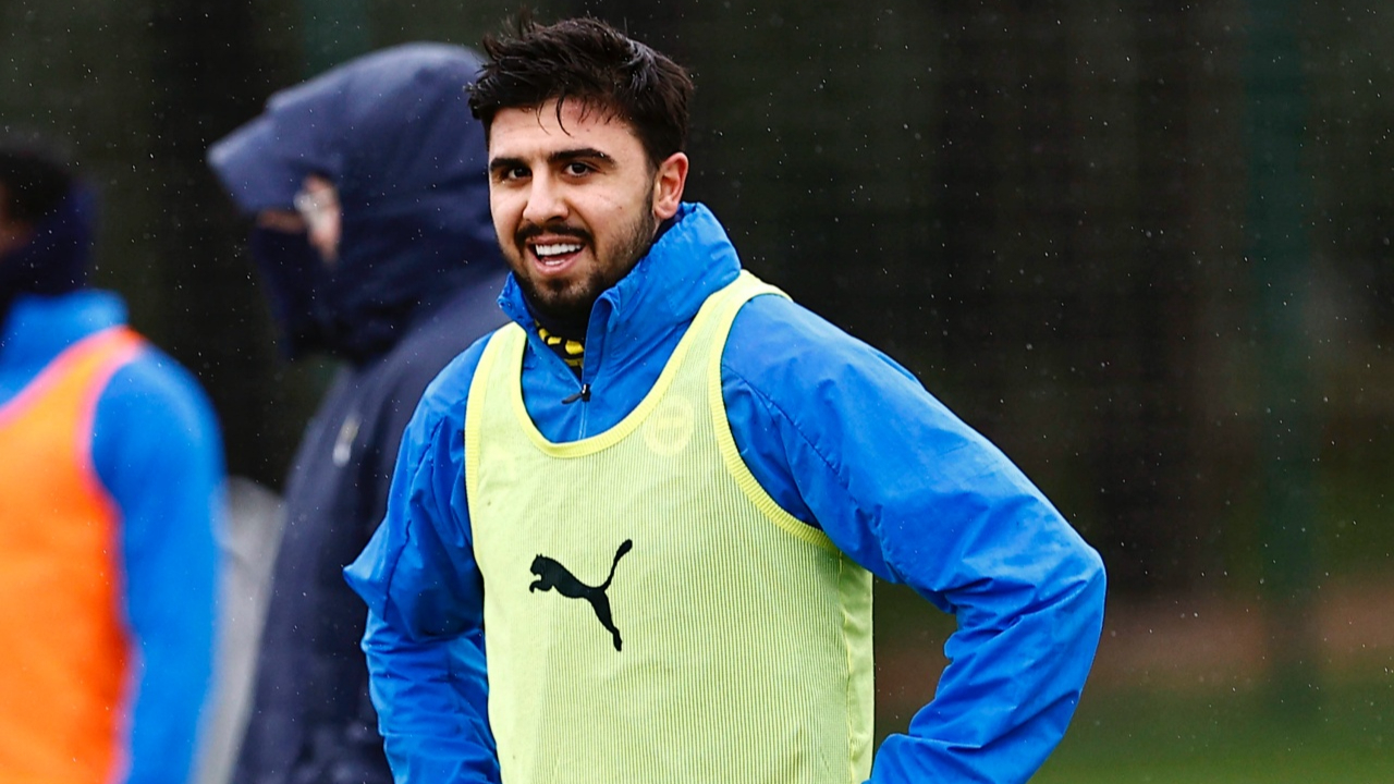 Fenerbahçe'ye geri dönen Ozan Tufan Sarı-Lacivertli takımla ilk idmanına çıktı