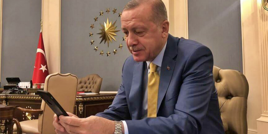 "Maskeler, PCR testleri anlamsız. Aşı konusu tartışmalı..."