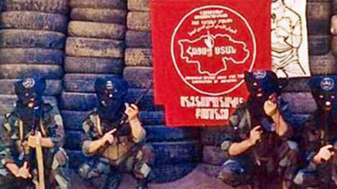 Rus bölgesinde Ermeni çeteler Azerbaycan askerlerine ateş açtı!