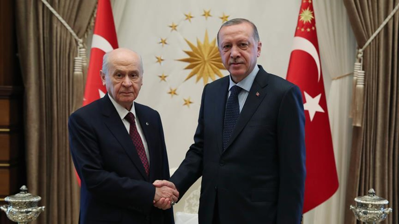 MHP Lideri Devlet Bahçeli'den Erdoğan'a geçmiş olsun telefonu