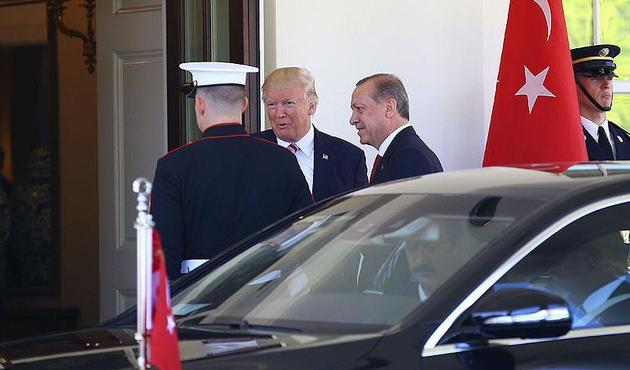 SuperHaber yazarı Metehan Demir tarihi görüşmeyi yorumladı