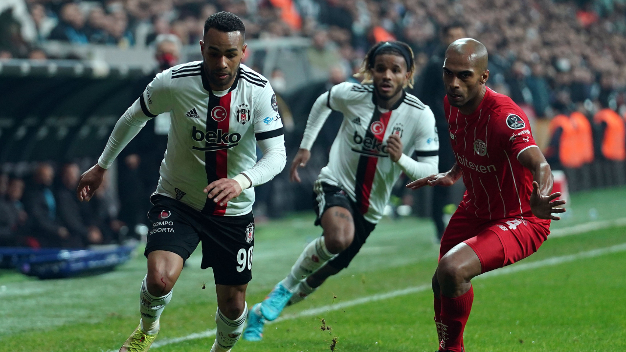 Beşiktaş'ın evindeki üç maçlık galibiyet serisine Antalyaspor son verdi