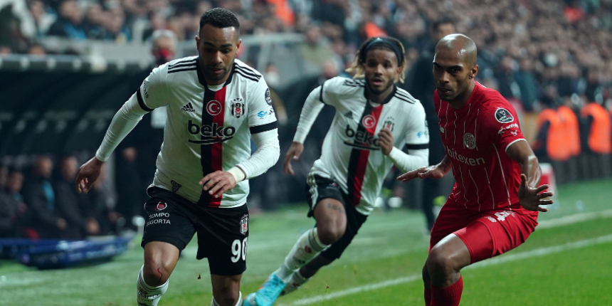 Beşiktaş'ın evindeki üç maçlık galibiyet serisine Antalyaspor son verdi