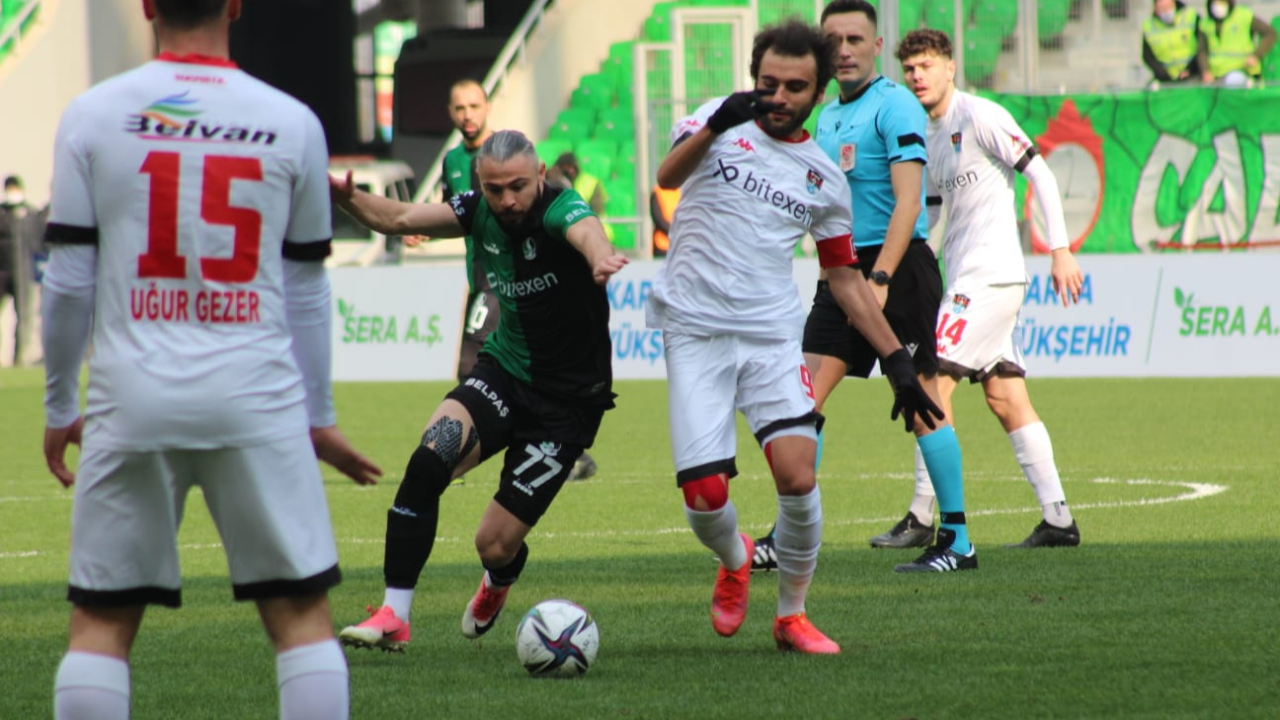 Sakaryaspor, bu hafta da Vanspor FK'ya takıldı... Lider cepten yemeye devam ediyor