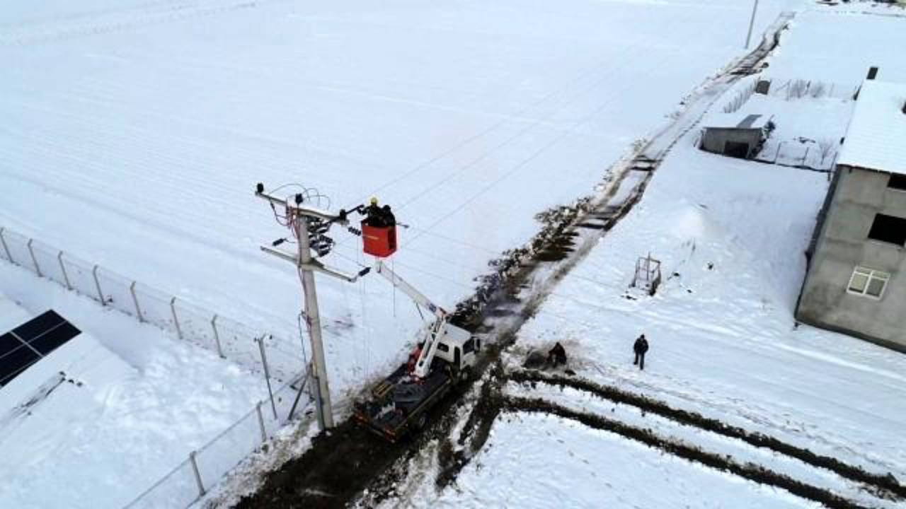 Isparta 48 saatten fazla süredir elektriksiz! Bakan Dönmez inceleme yapmak için Isparta'ya gidecek!