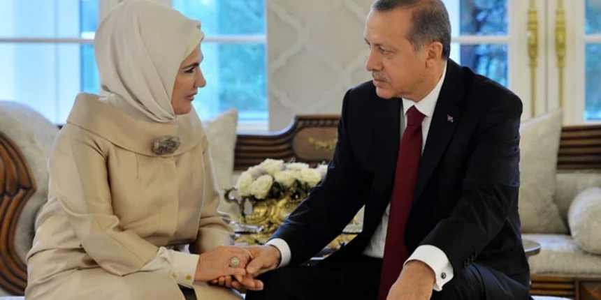 Cumhurbaşkanı Erdoğan ile birlikte koronavirüse yakalanan Emine Erdoğan: Anca beraber, kanca beraber!