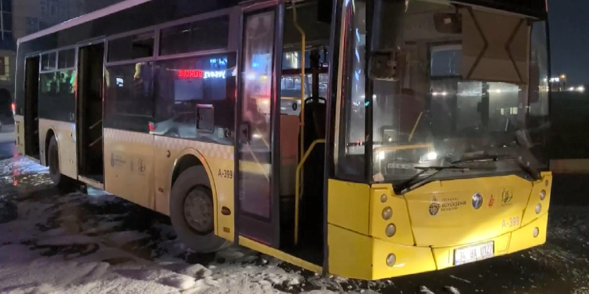 İETT otobüsünde yangın çıktı, ilk müdahaleyi beton mikseri yaptı