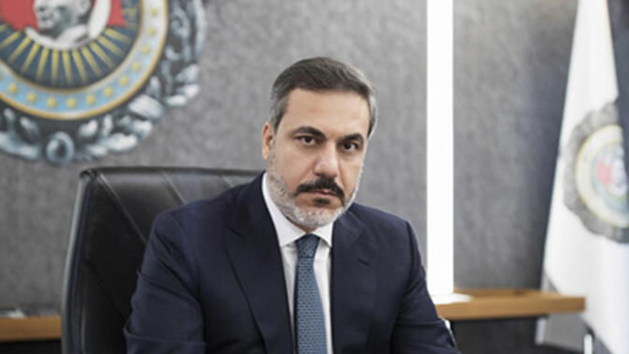 Nedim Şener: FETÖ ihanetini unutmayın, unutursanız ölürsünüz!