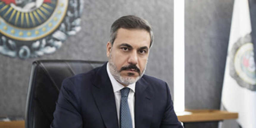 Nedim Şener: FETÖ ihanetini unutmayın, unutursanız ölürsünüz!
