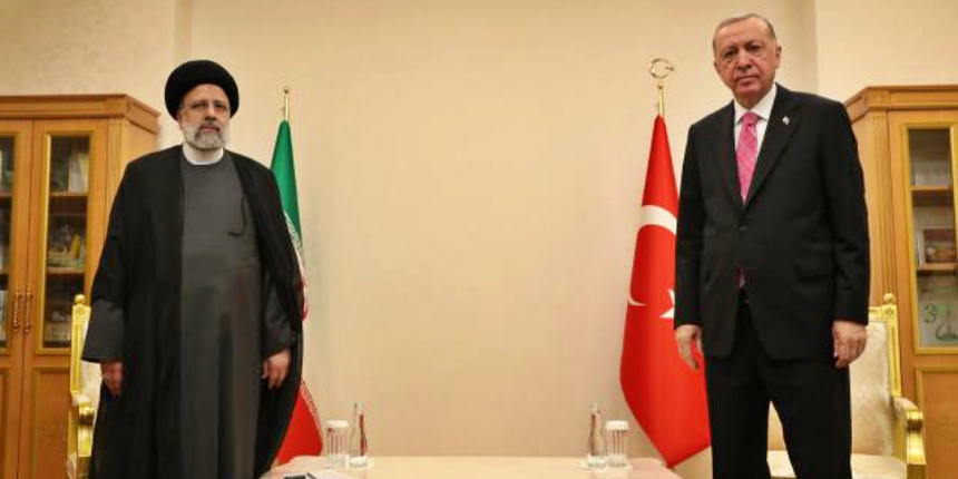 İran Cumhurbaşkanı'ndan Cumhurbaşkanı Erdoğan'a geçmiş olsun telefonu