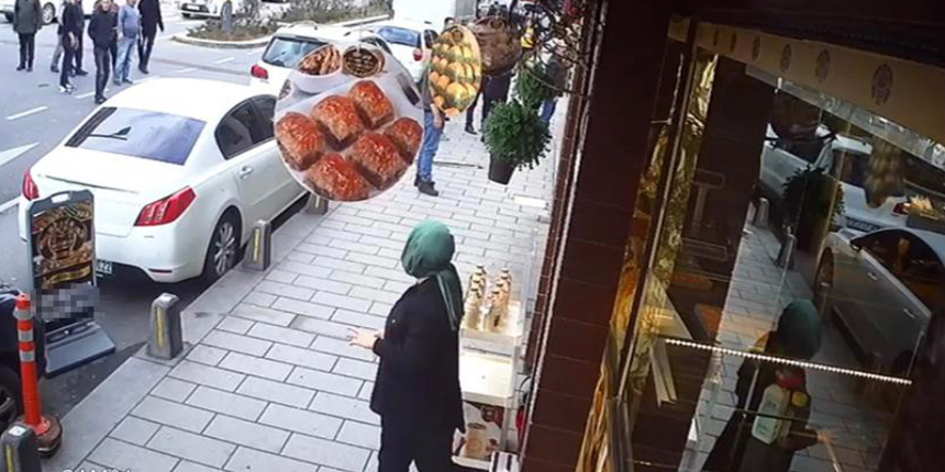 Üsküdar'da doğalgaz patlaması: Vatandaşların panik anları kamerada