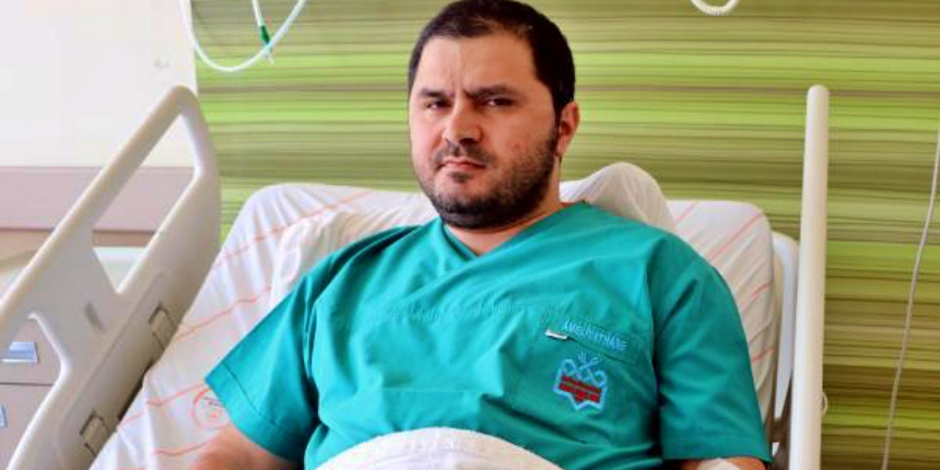 Üslubunu beğenmediği nöroloji dokturunu bacağından vurmuştu!