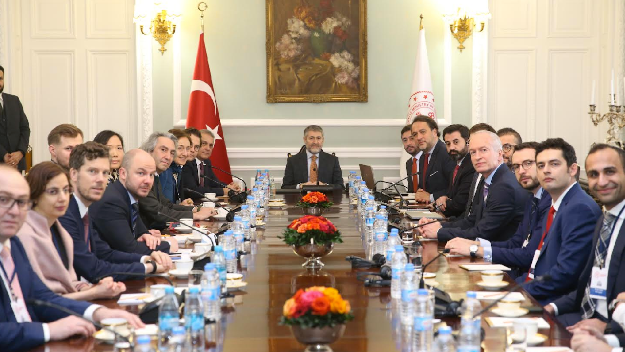 Bakan Nebati'nin Londra temasları! Bankacı ve yatırımcılarla belirli periyotlarda görüşülecek