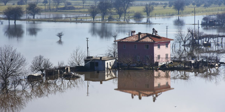 Muğla'da sağanak felaket getirdi, tarım alanları sular altında kaldı