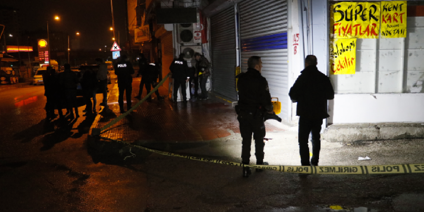 Sokak ortasında tartıştığı kişiyi vurdu