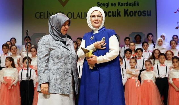 Emine Erdoğan sevgiye çağırdı! "Bütün insanlığa yetecek kadar var"