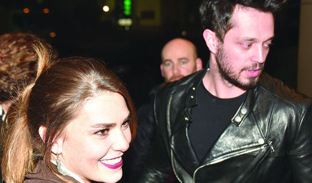 Murat Boz’dan Aslı Enver’e şarkılı mesaj! Sözleri çok imalı...