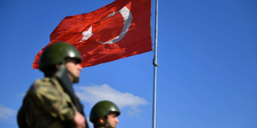 Mehmetçik, Suriye sınırında 1'i terörist 4 kişi yakaladı