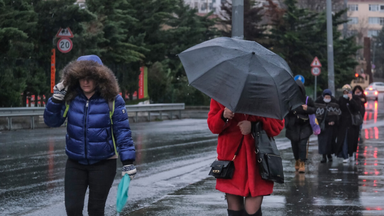 İstanbullular dikkat! Meteoroloji saat verip duyurdu: Başınız ağrıyacak!