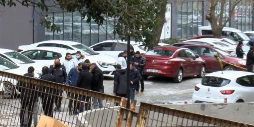 Yenibosna E-5 Karayolu’nda polis ile araç içerisindeki şüpheliler arasında kovalamaca yaşandı!