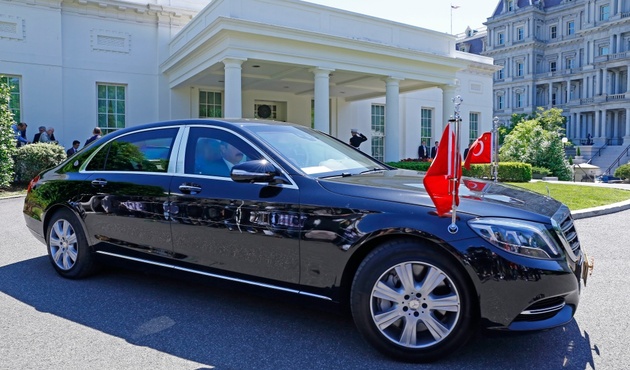 Erdoğan, Trump'ın Cadillac'ı yerine kendi Mercedes'i ile Beyaz Saray'a gitti!