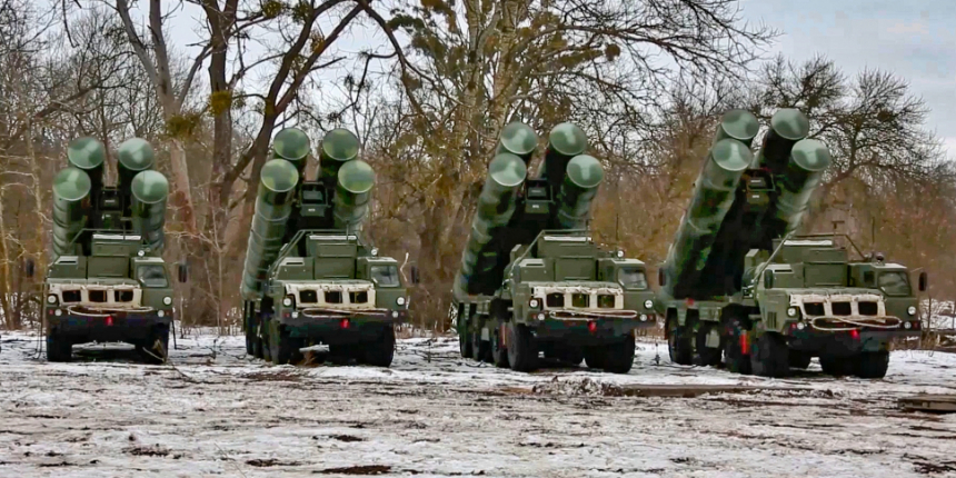 Rusya, Belarus'a konuşlandırdığı S-400'leri aktif hale getirdi!