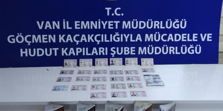 MİT ve emniyetten Van'da ortak operasyon: 30 adet sahte belge ele geçirildi