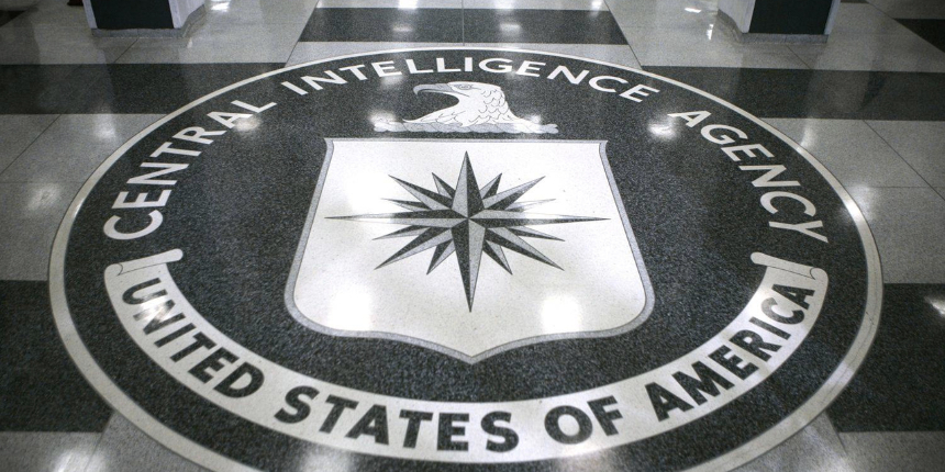 ABD'li senatörlerden CIA için flaş iddia: ABD'lilerin verilerini gizlice topluyorlar