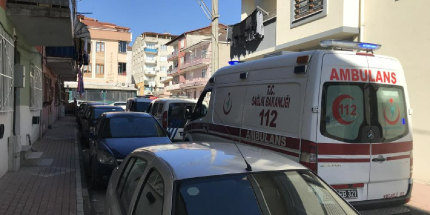 Komşuların kavgası kanlı bitti! Sırtından bıçakladı!