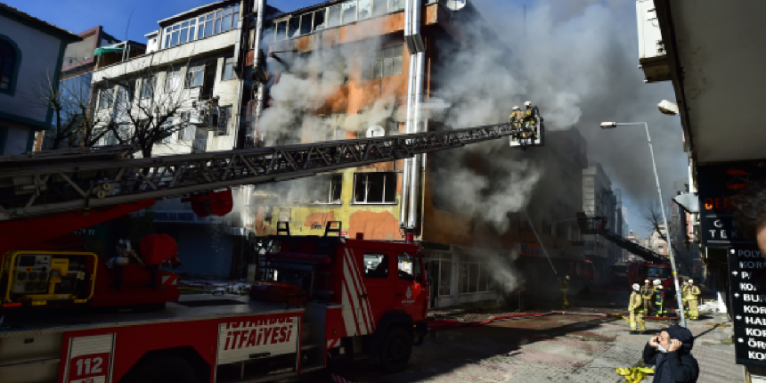 Güngören'deki tekstil imalathanesi yangınında İBB'ye ihmal suçlaması! Ölen 4 işçiyi fark etmemişler