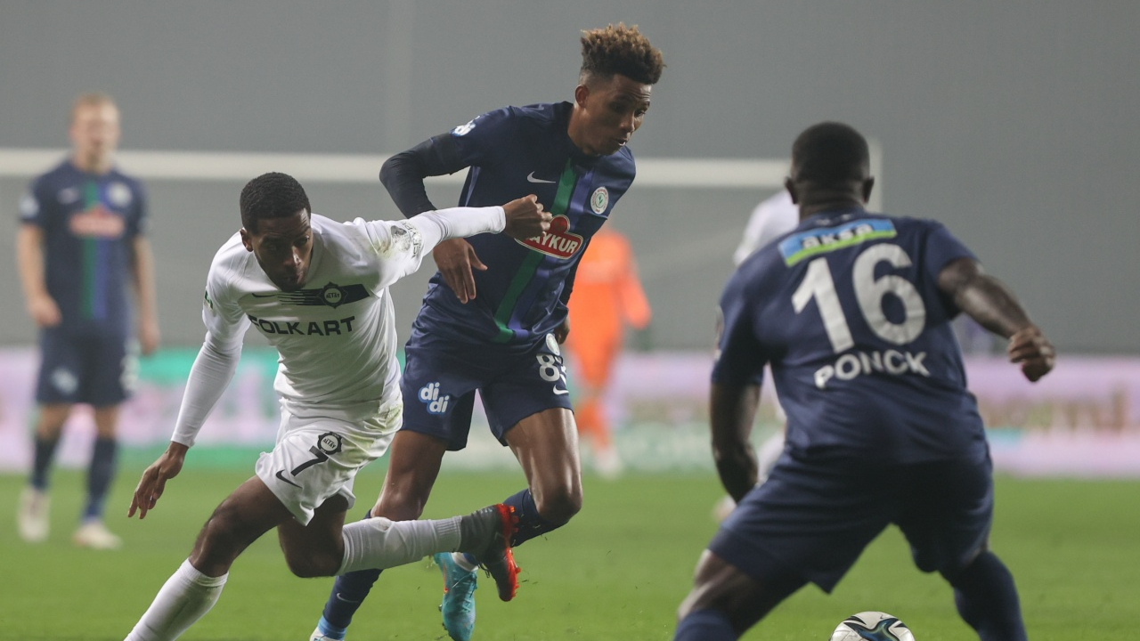 Süper Lig'in 25. haftasının açılış maçında Altay ile Çaykur Rizespor 0-0 berabere kaldı