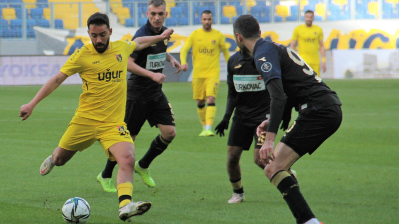 İstanbulspor deplasmanda lider Ankaragücü'nün 6 maçlık galibiyet serisine son verdi