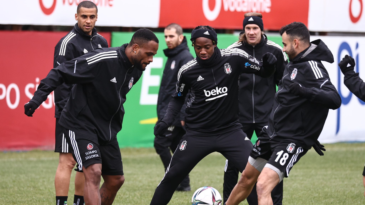 Beşiktaş'ın Adana Demirspor kamp kadrosu açıklandı... Kartal'da 4 eksik