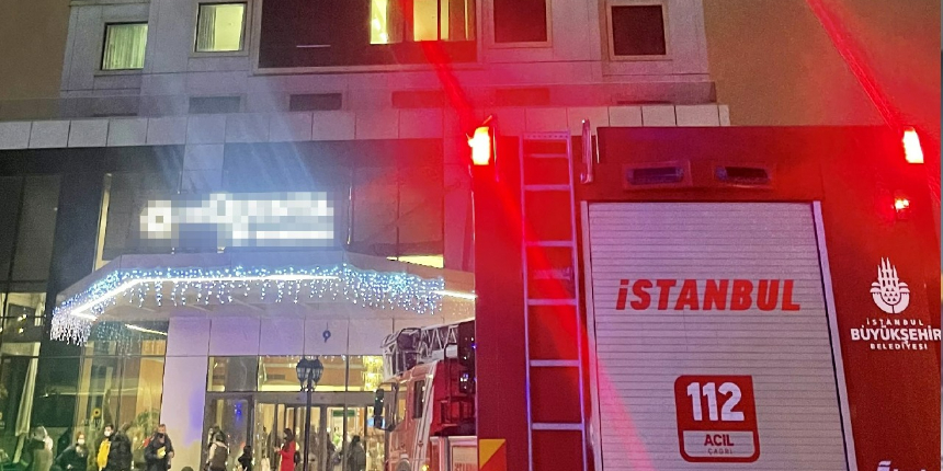 Bağcılar'da 5 yıldızlı otelde yangın paniği!