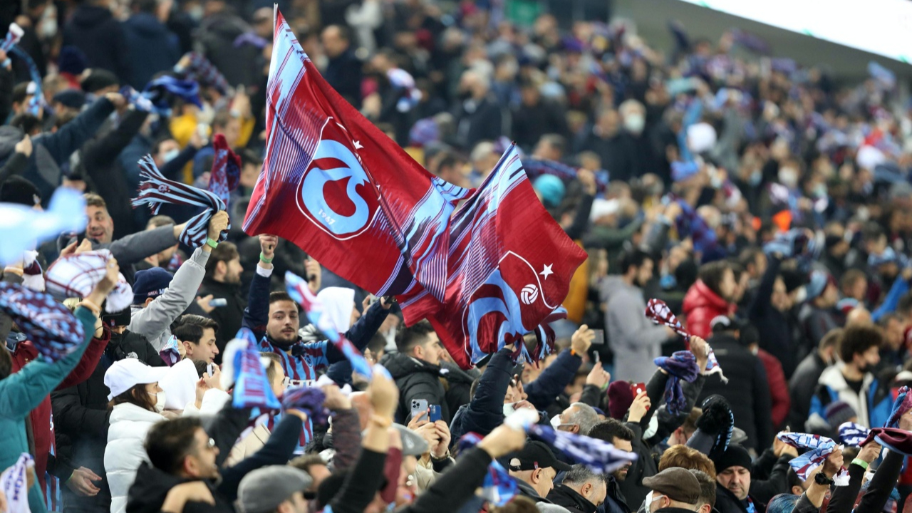 Trabzonspor-Konyaspor maçında bir Trabzonspor taraftarı kalp krizinden öldü!